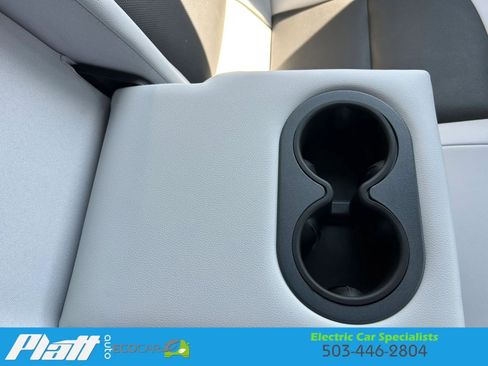 Used 2017 Chevrolet Bolt Premier w/ Driver Confidence II Package FWD image 32