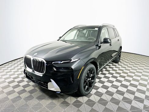 Used 2025 BMW X7 xDrive40i w/ Premium Package image 4