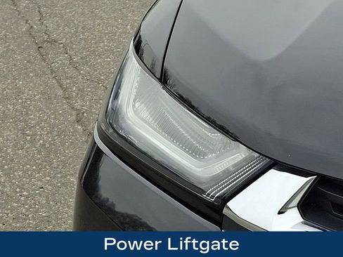 Used 2023 Chevrolet Traverse LT w/ LPO, Floor Liner Package image 13