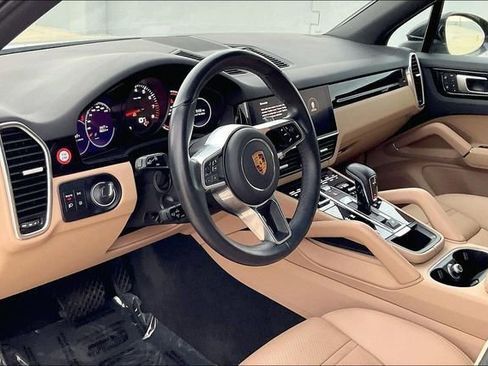 Used 2022 Porsche Cayenne AWD/4WD image 15