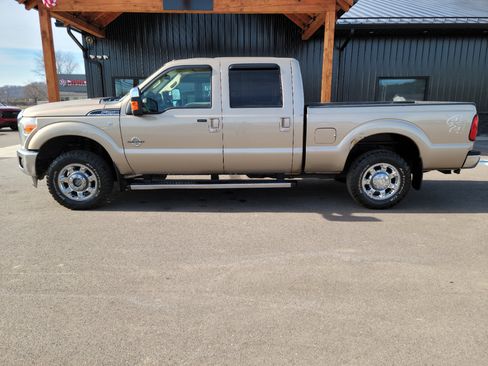 Used 2013 Ford F250 Lariat w/ Chrome Pkg image 28