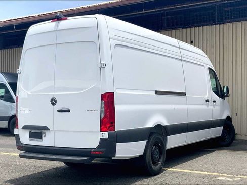 New 2025 Mercedes-Benz Sprinter 2500 image 5