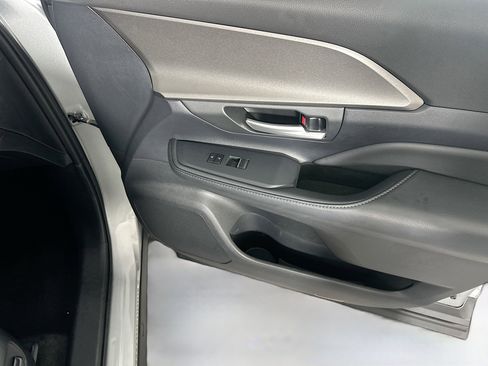 Used 2025 Toyota Grand Highlander FWD image 35