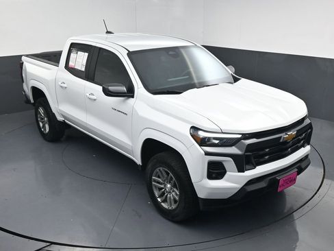 Used 2024 Chevrolet Colorado LT w/ LT Convenience Package III image 11