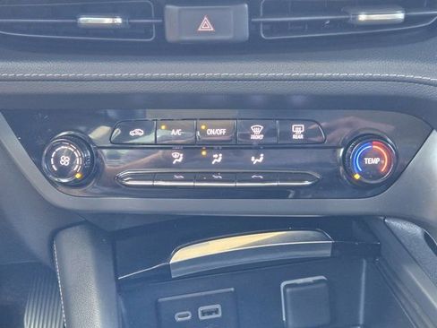 Used 2023 Buick Envision Preferred image 18