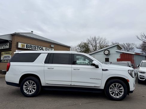 Used 2021 GMC Yukon XL SLT AWD/4WD image 3