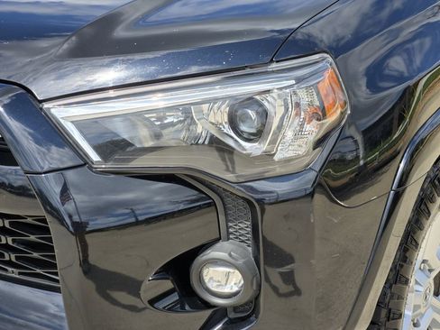 Used 2022 Toyota 4Runner SR5 RWD image 5