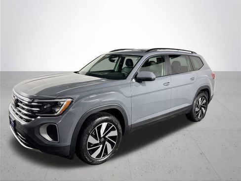 New 2026 Volkswagen Atlas SE image 2