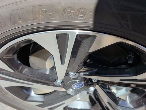 Used 2024 Subaru Crosstrek 2.0i Premium image 12