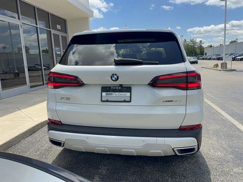 Used 2022 BMW X5 xDrive40i w/ Parking Assistance Package AWD/4WD image 4