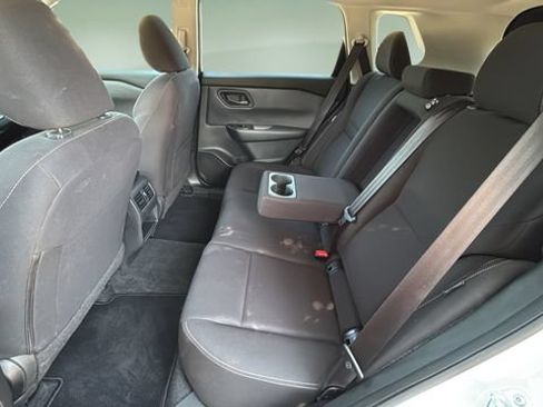 Used 2025 Nissan Rogue S FWD image 19