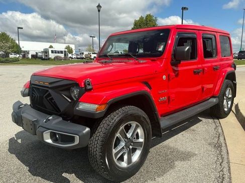 Used 2018 Jeep Wrangler Unlimited Sahara w/ Uconnect 4C Nav & Sound Group AWD/4WD image 3