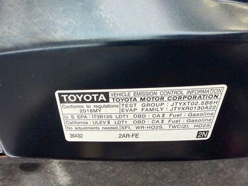 Certified 2018 Toyota RAV4 LE w/ All Weather Liner Package FWD image 33