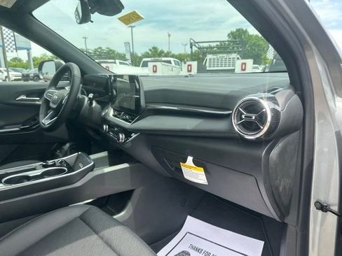 New 2026 Chevrolet Equinox LT w/ Convenience Package II FWD image 34