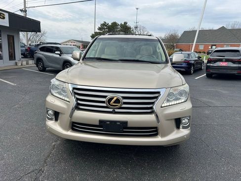 Used 2013 Lexus LX 570 4WD w/ Luxury Pkg image 3