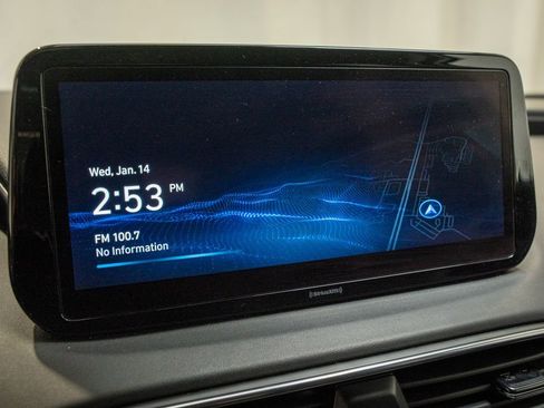 Used 2023 Hyundai Santa Fe SEL image 13