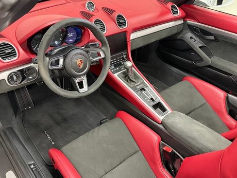 Certified 2022 Porsche 718 Boxster Spyder RWD image 4