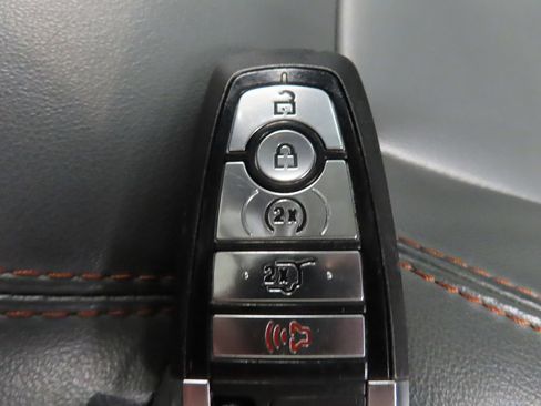 Used 2025 Ford Expedition Active AWD/4WD image 57
