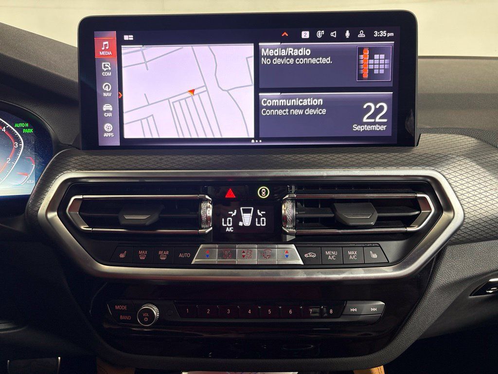 Certified 2024 BMW X4 xDrive30i w/ Premium Package AWD/4WD image 12