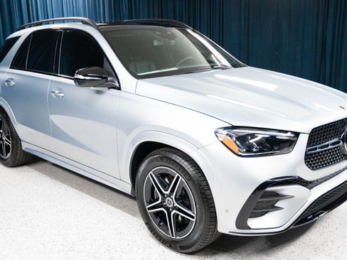 New 2026 Mercedes-Benz GLE 580 4MATIC image 3