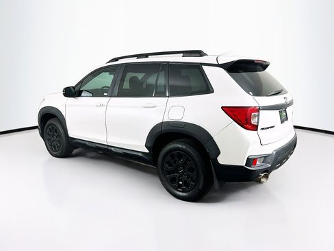 Used 2023 Honda Passport TrailSport image 5
