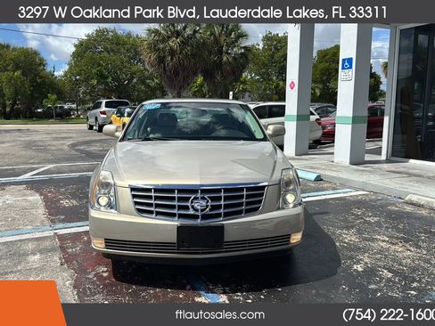 Used 2007 Cadillac DTS w/ Trunk Convenience Package image 5