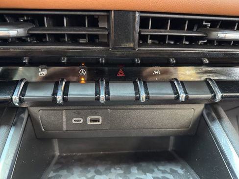 Used 2023 GMC Canyon AT4 w/ AT4 Premium Package image 38