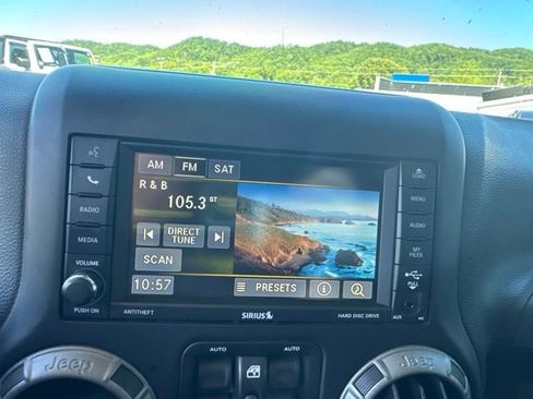 Used 2017 Jeep Wrangler Unlimited Sport AWD/4WD image 13