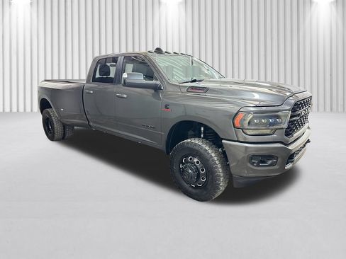 Used 2022 RAM 3500 Big Horn w/ Night Edition AWD/4WD image 2