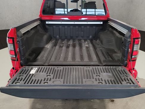 Used 2022 Nissan Frontier SV AWD/4WD image 7