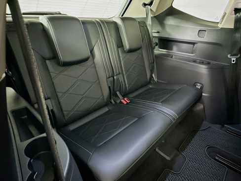 Used 2024 Volkswagen Atlas SE FWD image 10