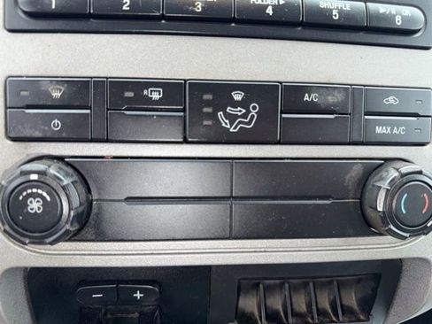 Used 2015 Ford F350 XLT w/ XLT Premium Package image 18