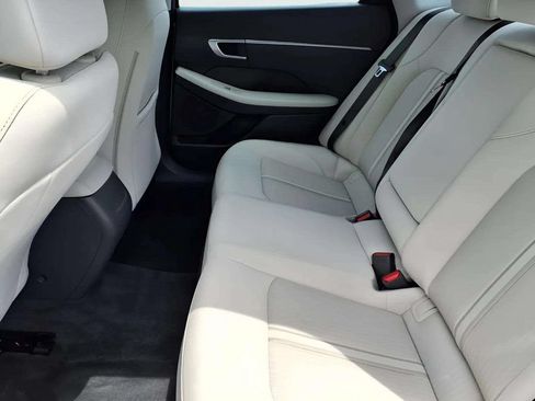 Certified 2024 Hyundai Sonata SEL w/ Convenience Package FWD image 9