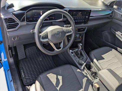 New 2025 Volkswagen Taos SE AWD/4WD image 3