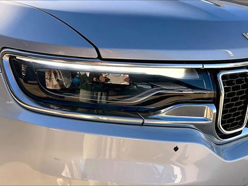 Used 2023 Jeep Wagoneer Series II w/ Flexible Seating Group image 27