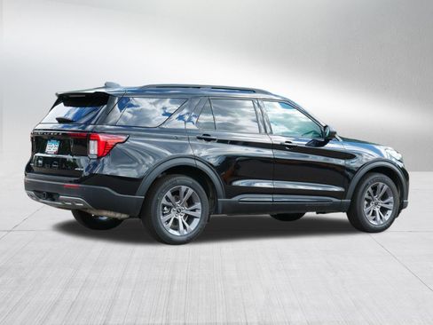 Used 2026 Ford Explorer Active w/ Active Comfort Package AWD/4WD image 7