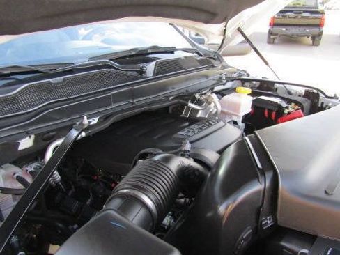 Used 2024 RAM 2500 Tradesman w/ Chrome Appearance Group image 18