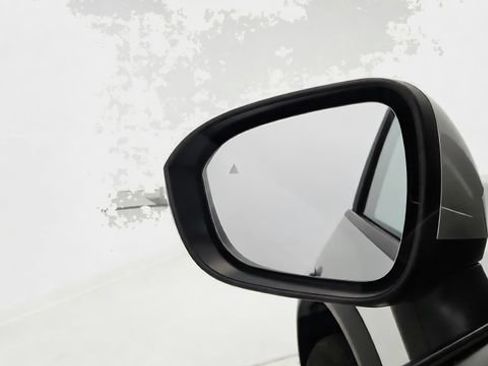 Used 2024 Nissan Rogue SV AWD/4WD image 12
