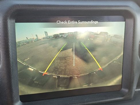 Used 2020 Jeep Wrangler Unlimited Sahara image 11