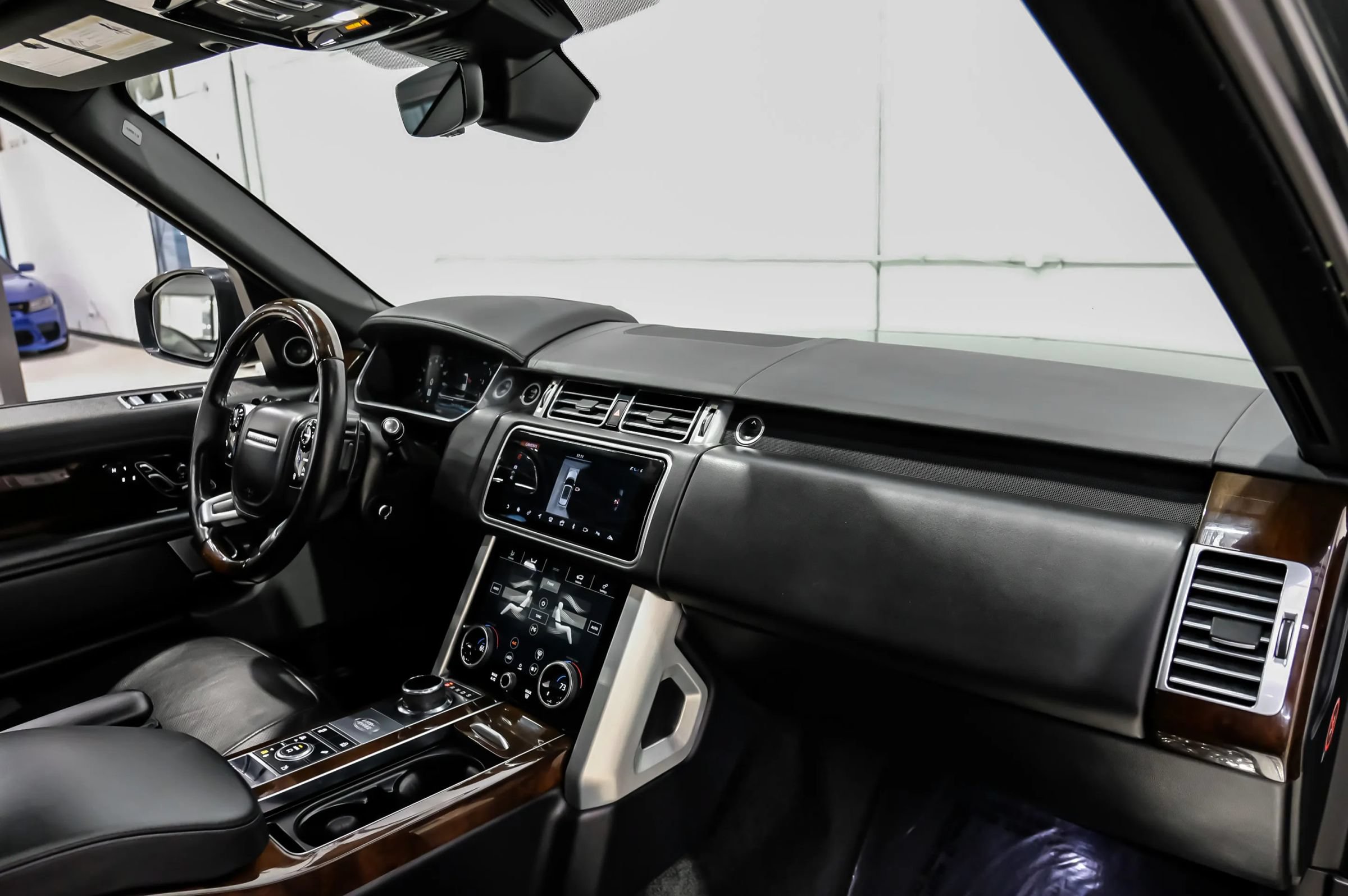 Used 2019 Land Rover Range Rover Long Wheelbase Supercharged AWD/4WD image 17
