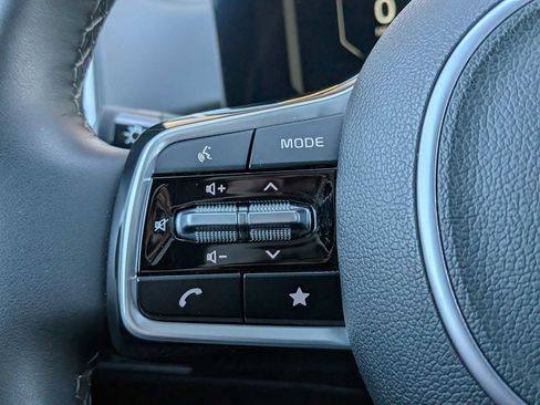 Used 2025 Kia Sorento SX Prestige image 24