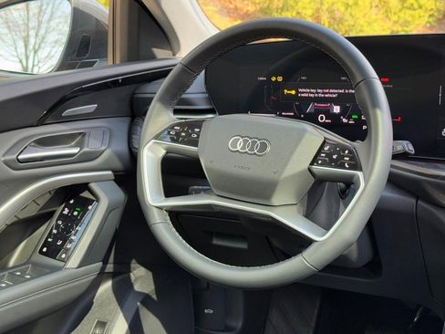 Used 2025 Audi Q5 Premium Plus w/ Premium Plus image 12