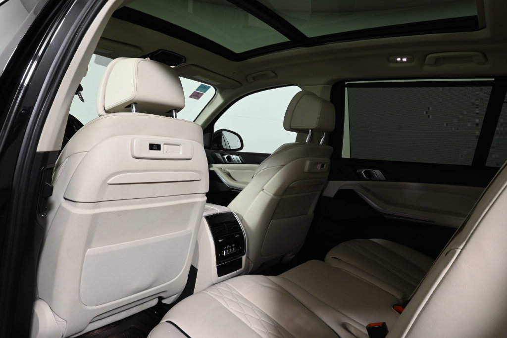 Used 2020 BMW X7 xDrive40i w/ Premium Package AWD/4WD image 7