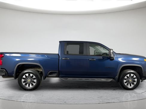 Used 2021 Chevrolet Silverado 2500 Custom w/ Custom Value Package AWD/4WD image 2