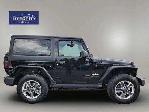Used 2015 Jeep Wrangler Sahara w/ Dual Top Group AWD/4WD image 3
