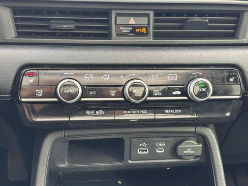 Used 2023 Honda Pilot Touring image 28