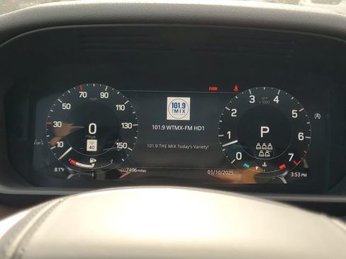 Used 2024 Land Rover Discovery Dynamic SE AWD/4WD image 28
