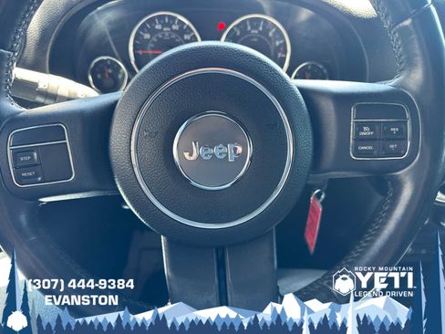Used 2014 Jeep Wrangler Unlimited Rubicon AWD/4WD image 24