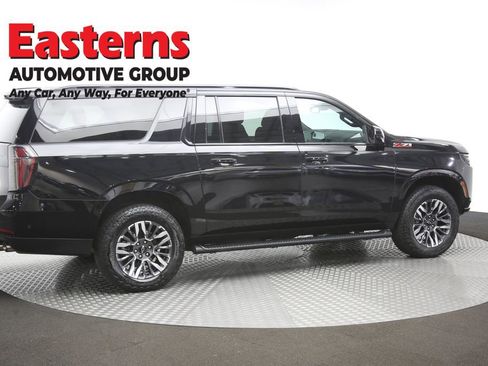 Used 2025 Chevrolet Suburban Z71 AWD/4WD image 46