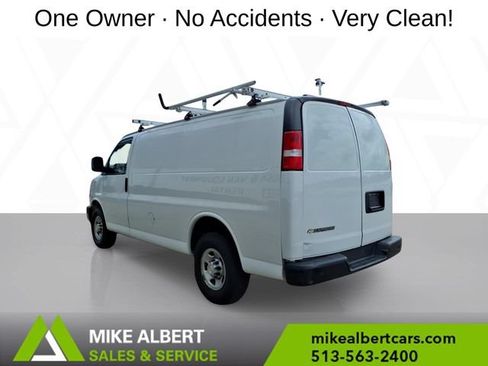 Used 2021 Chevrolet Express 3500 w/ Driver Convenience Package RWD image 5